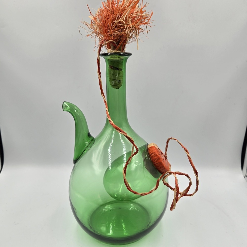 Vintage Hand Blown Green Glass Italian Wine Decanter With Ice Chamber & Stopper - Picture 5 of 8